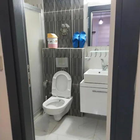 Adenaz 1 Apartment